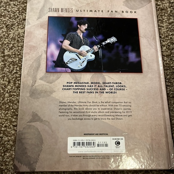 Shawn Mendes Unofficial Ultimate Fan Book - Picture 2 of 2